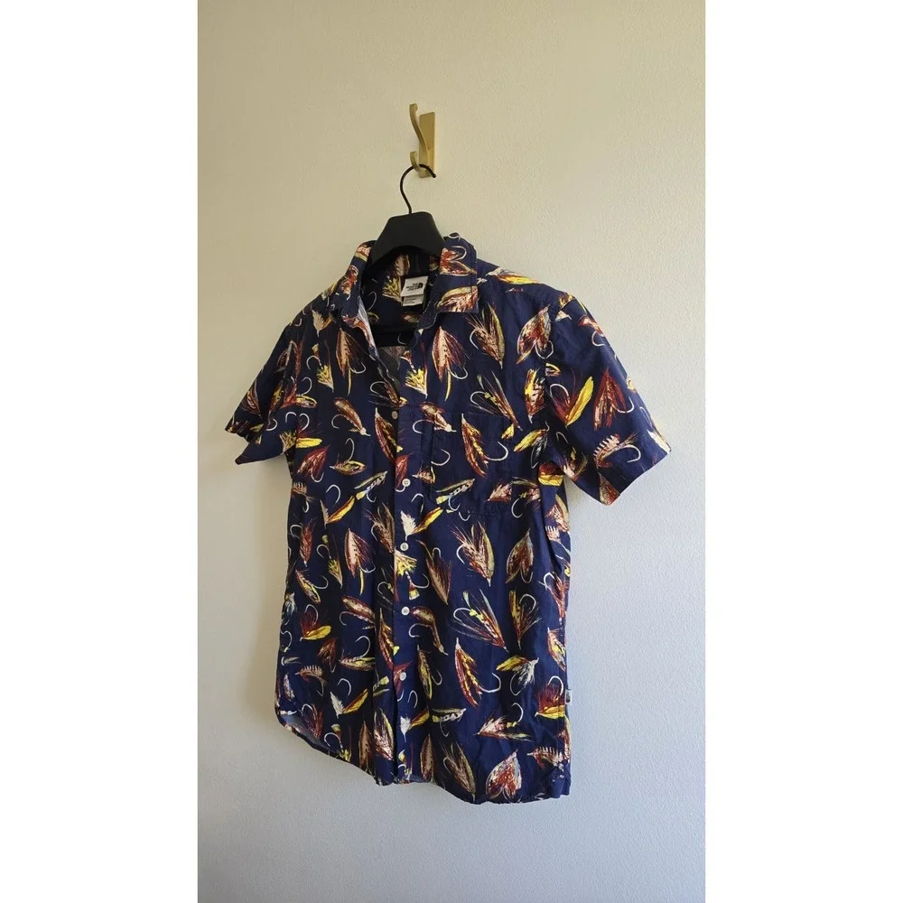 The North Face Mens Button Up Shirt Fly Fishing‎ Lure Print Short Sleeve Size M